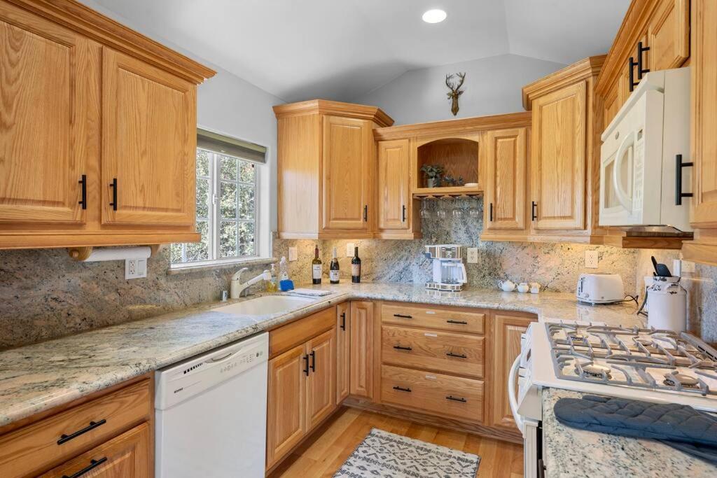 Cozy Cabin Perfect For 2 Families Big Bear Lake Εξωτερικό φωτογραφία